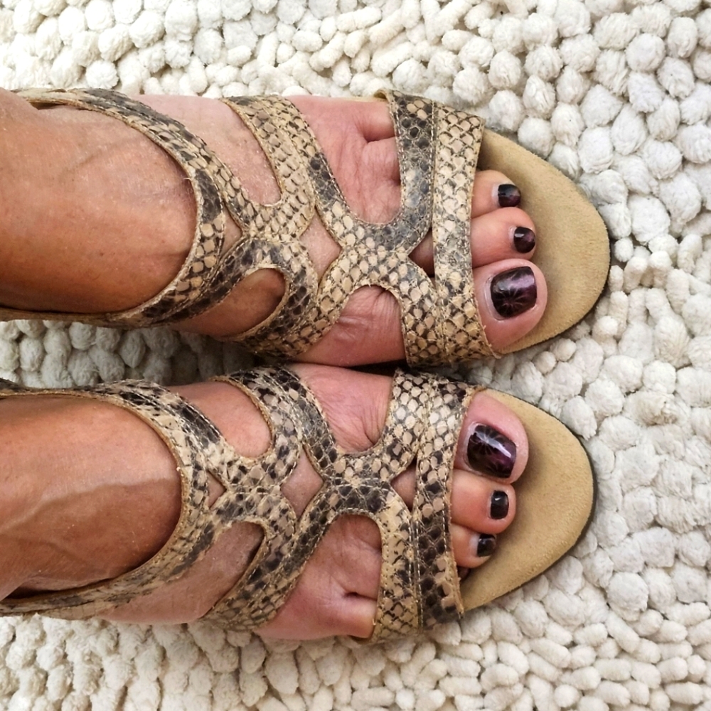 Beautiful snakeskin look sandals. Size 8
